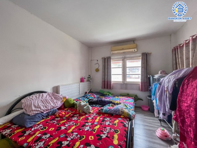 *****บ้านแฝดมือสองย่านนนทบุรี ม.ซื่อตรง รัตนาธิเบศร์ เนื้อที่กว้างขวางมากถึง 40 ตร.ว. ฟังก์ชัน 3 ห้องนอน 3 ห้องน้ำ ที่จอดรถ 1 คัน แถมฟรี! เครื่องปรับอากาศ 2 เครื่อง บนทำเลแห่งการเดินทาง ใกล้รถไฟฟ้าสายสีม่วง "สถานีไทรม้า" และทางด่วน "งามวงศ์วาน"